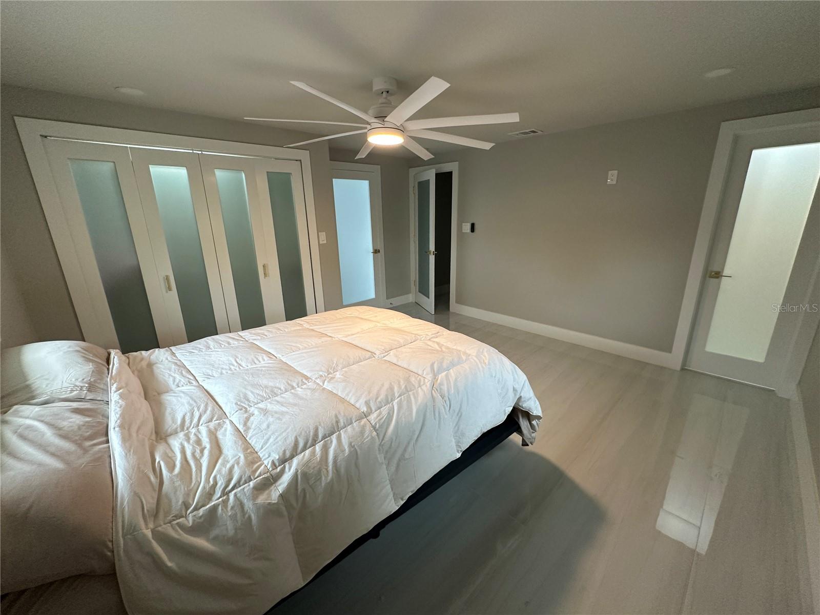 Image 12 of 35 For 717 Crestview Circle Nw