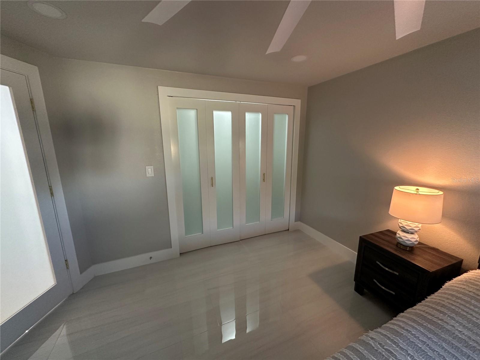 Image 17 of 35 For 717 Crestview Circle Nw