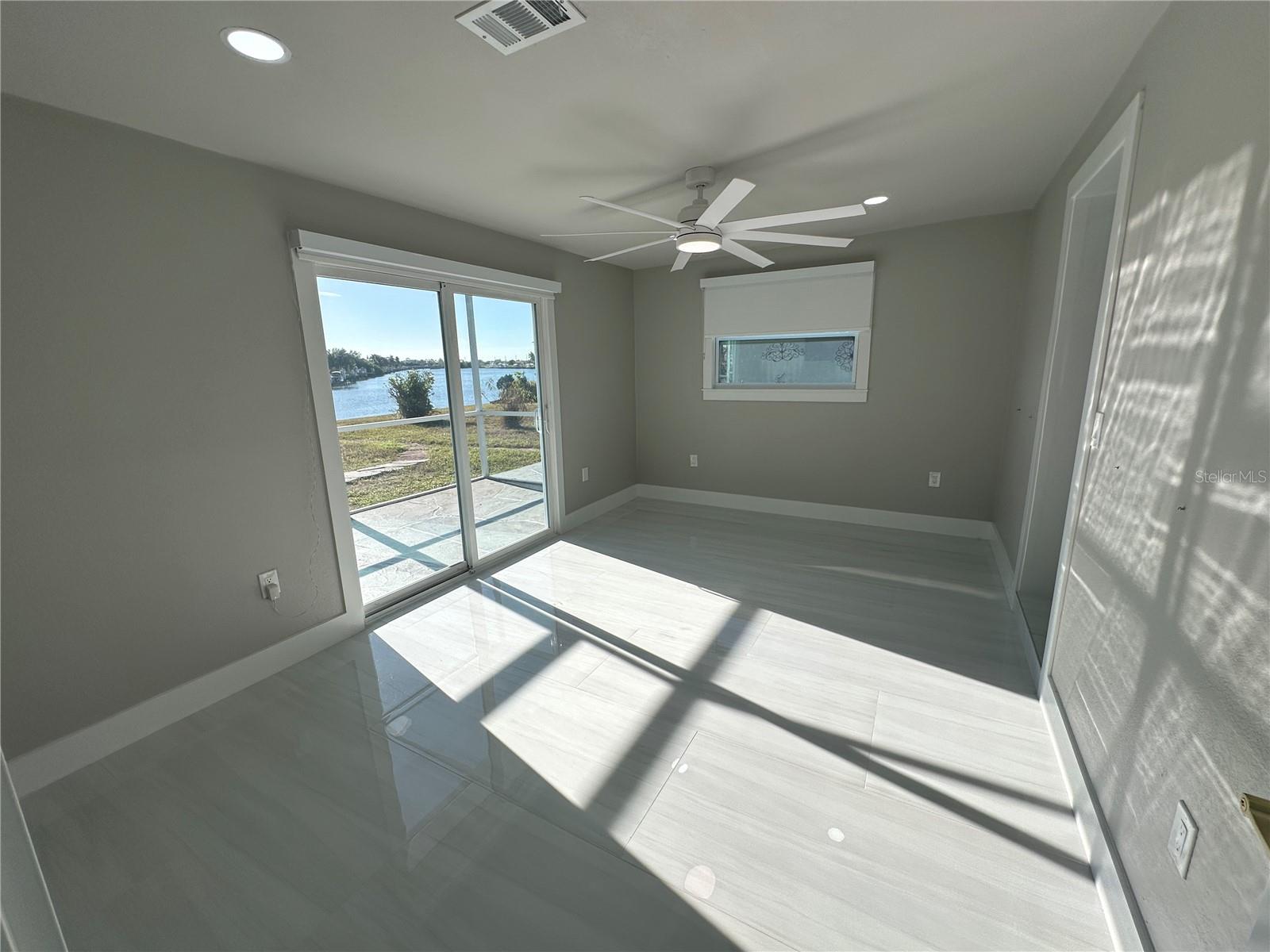 Image 19 of 35 For 717 Crestview Circle Nw