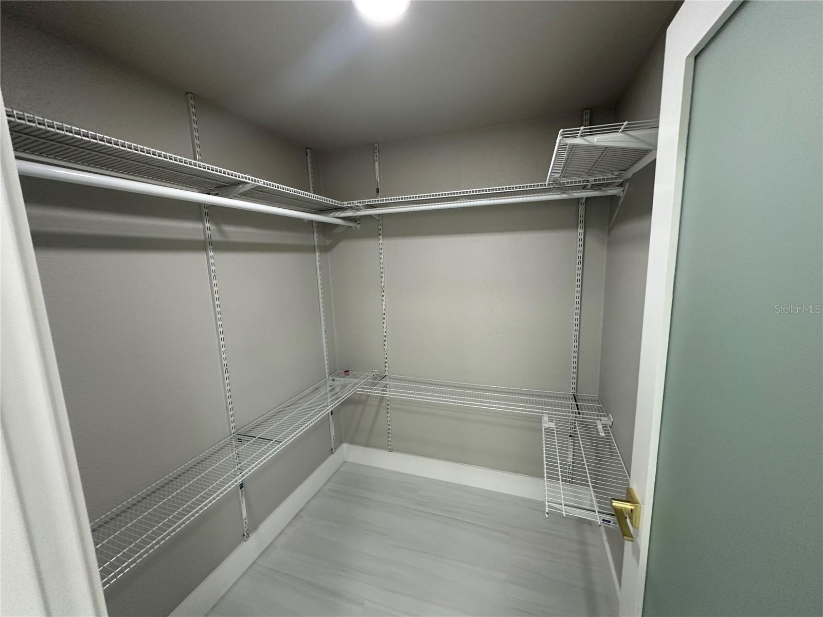 Image 22 of 35 For 717 Crestview Circle Nw