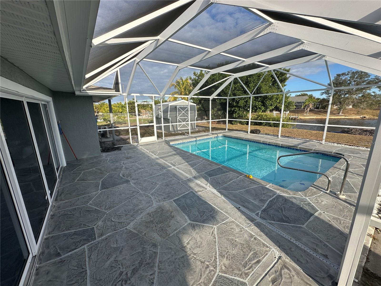 Image 25 of 35 For 717 Crestview Circle Nw