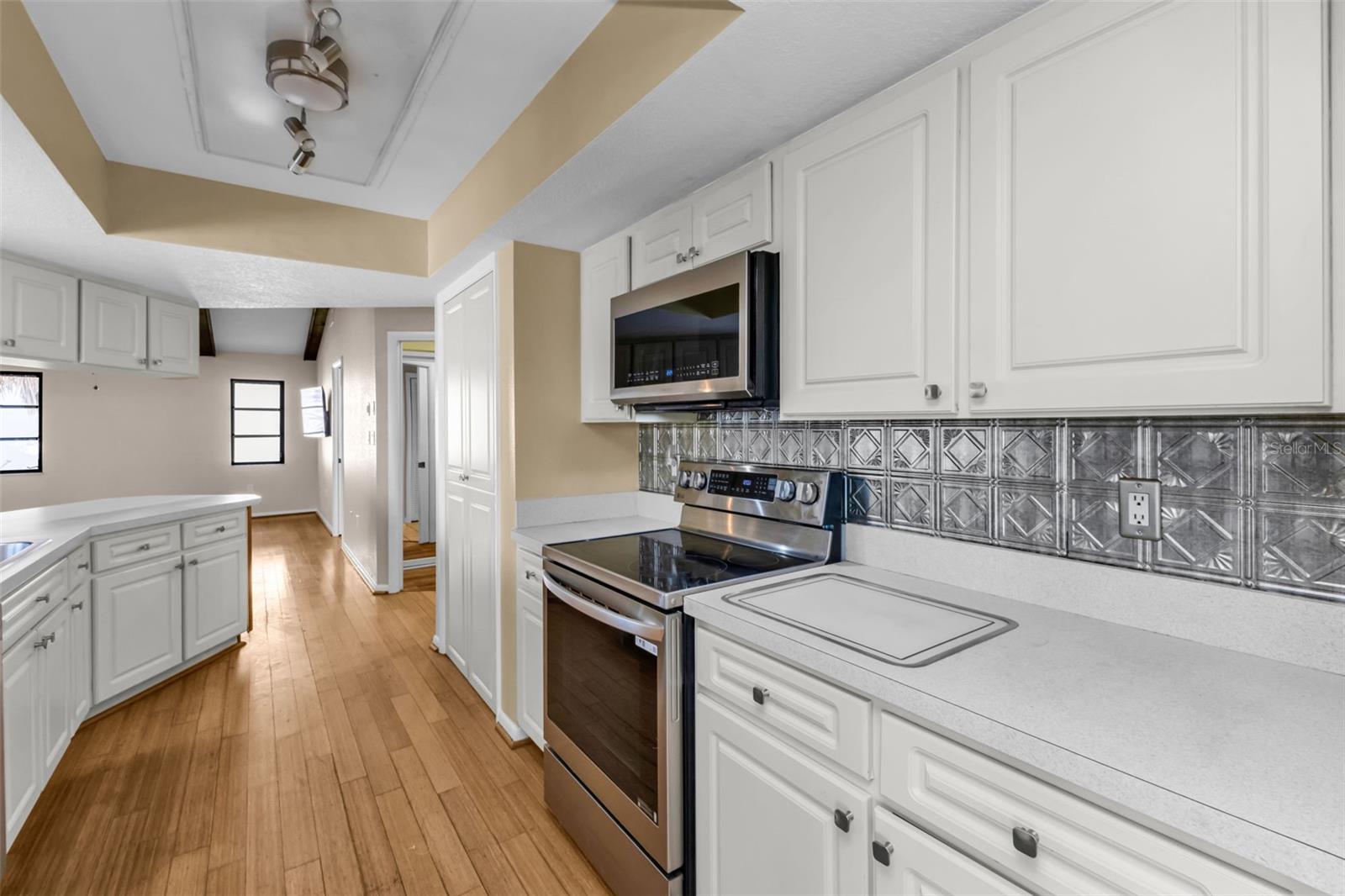 Image 13 of 57 For 271 Bal Harbor Boulevard