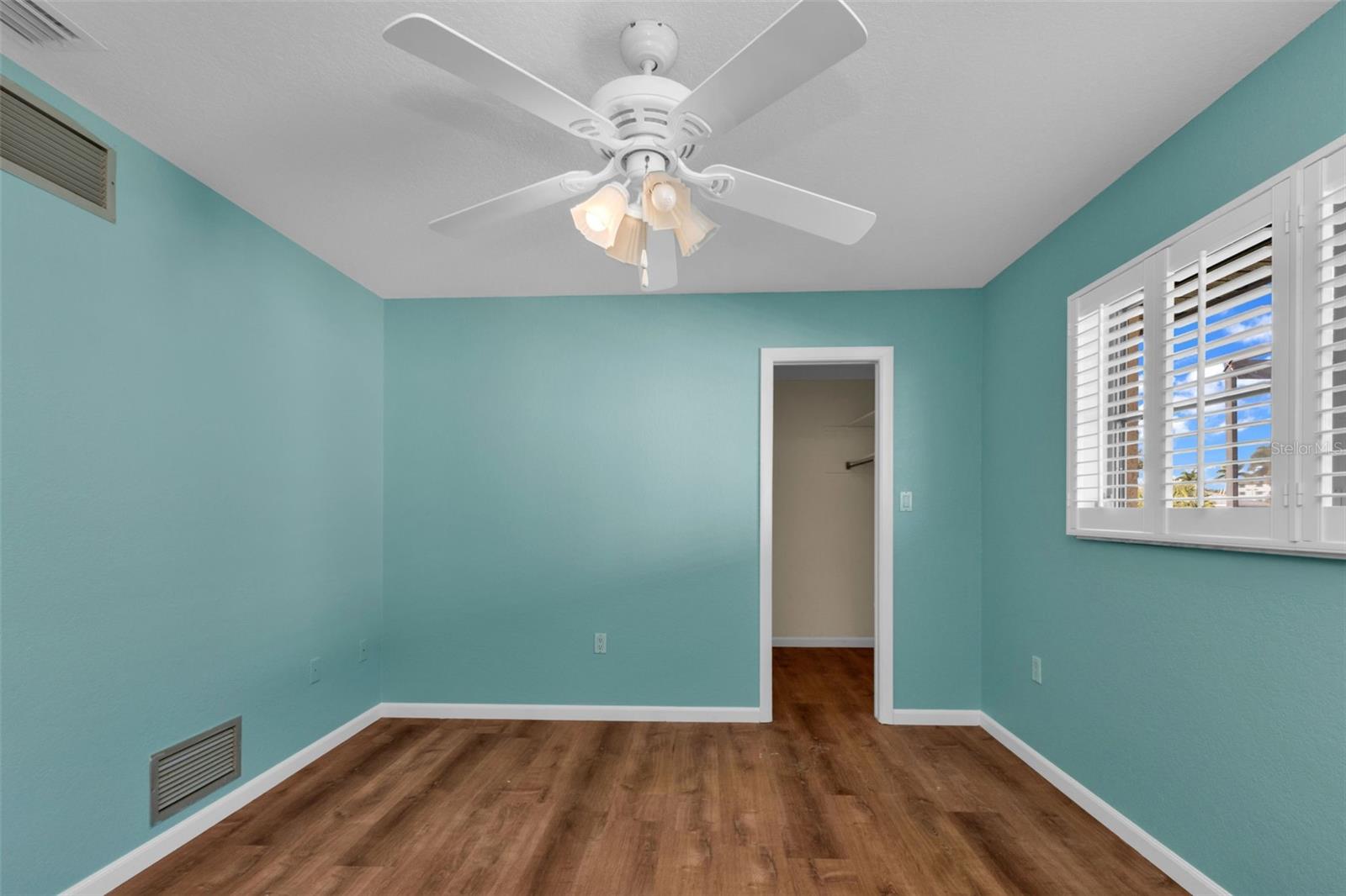 Image 29 of 57 For 271 Bal Harbor Boulevard