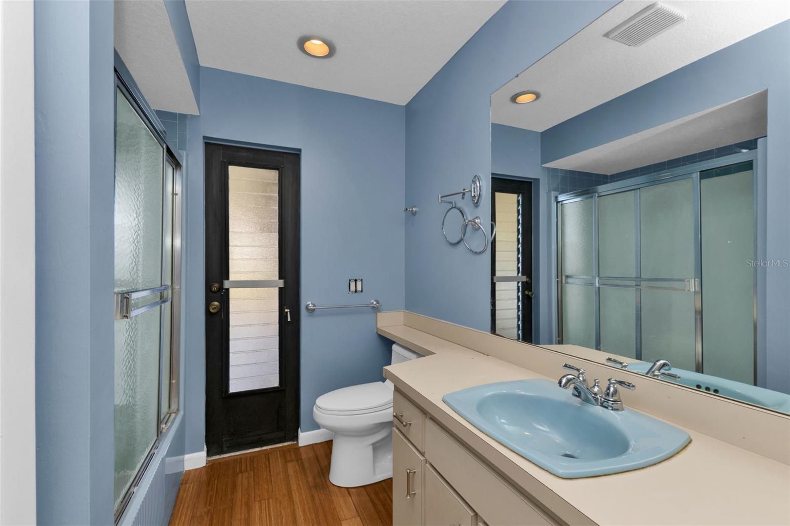 Image 31 of 57 For 271 Bal Harbor Boulevard