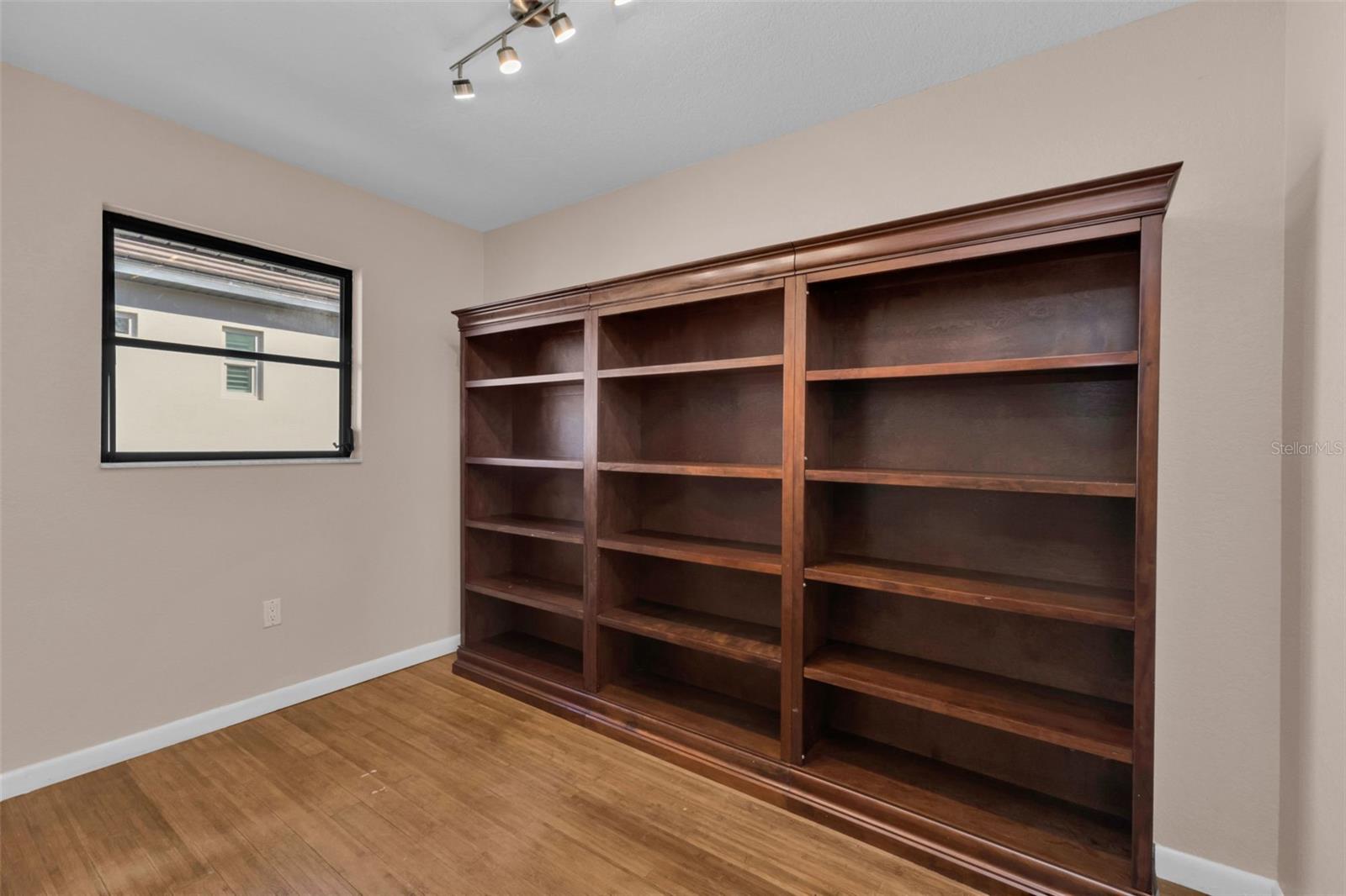 Image 33 of 57 For 271 Bal Harbor Boulevard