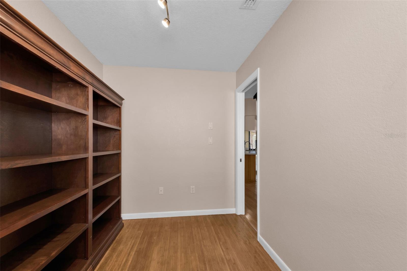 Image 34 of 57 For 271 Bal Harbor Boulevard