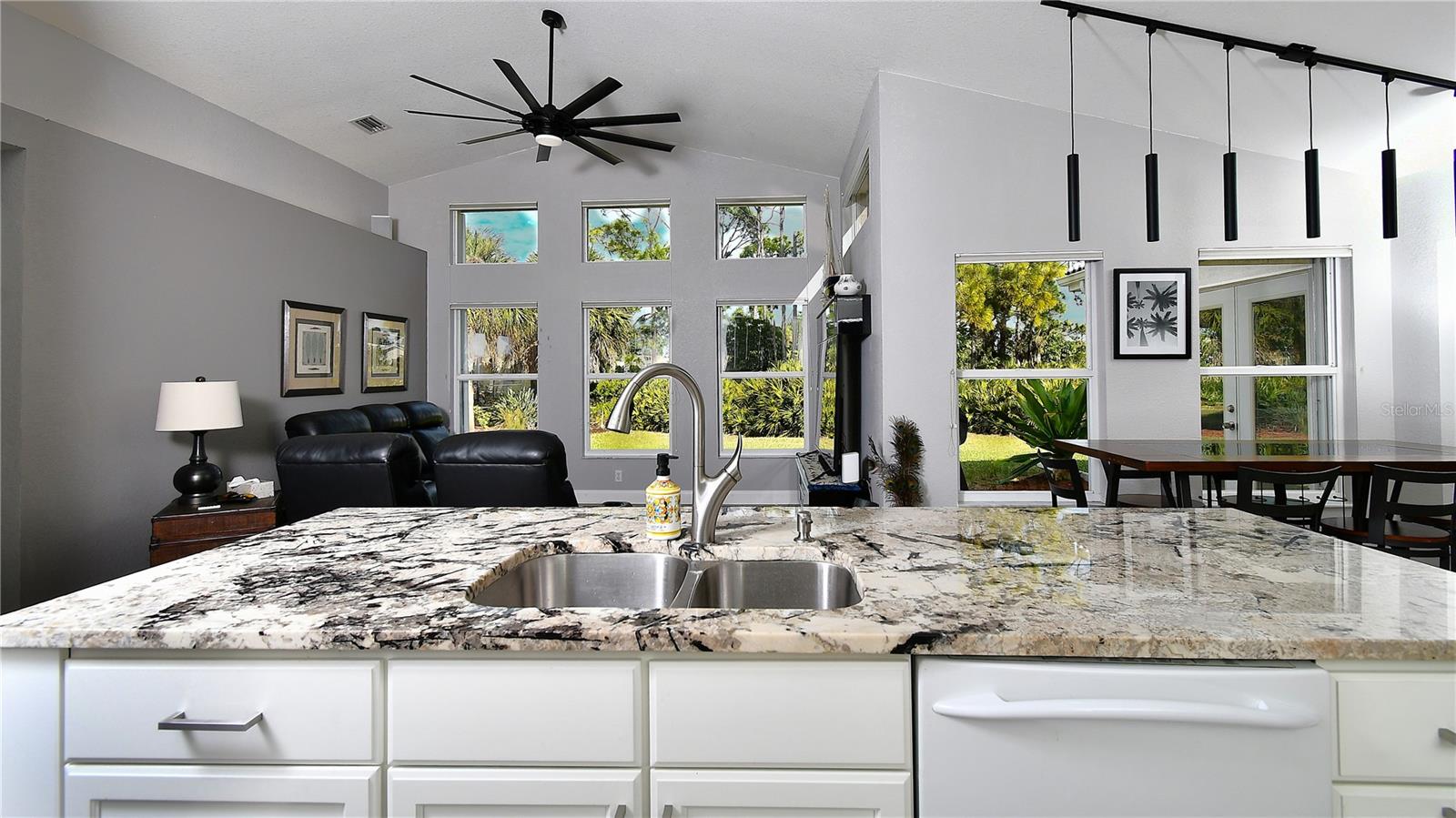 Image 16 of 42 For 5010 Sable Key Circle