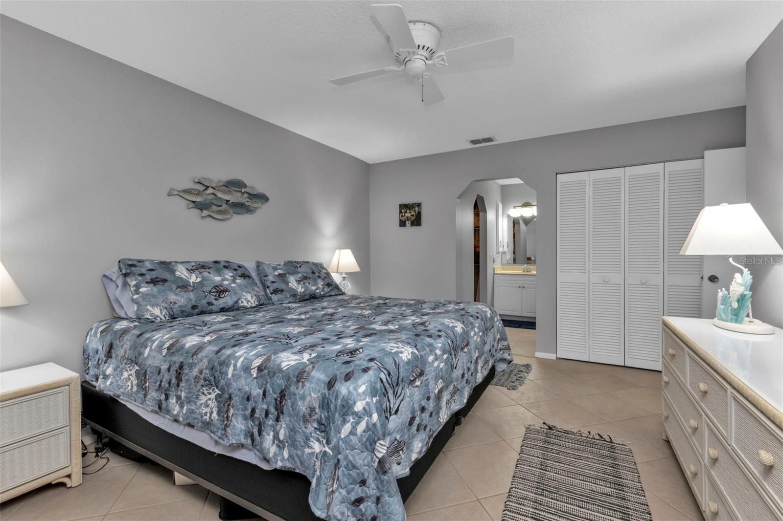 Image 17 of 38 For 25068 Harborview Road 2a