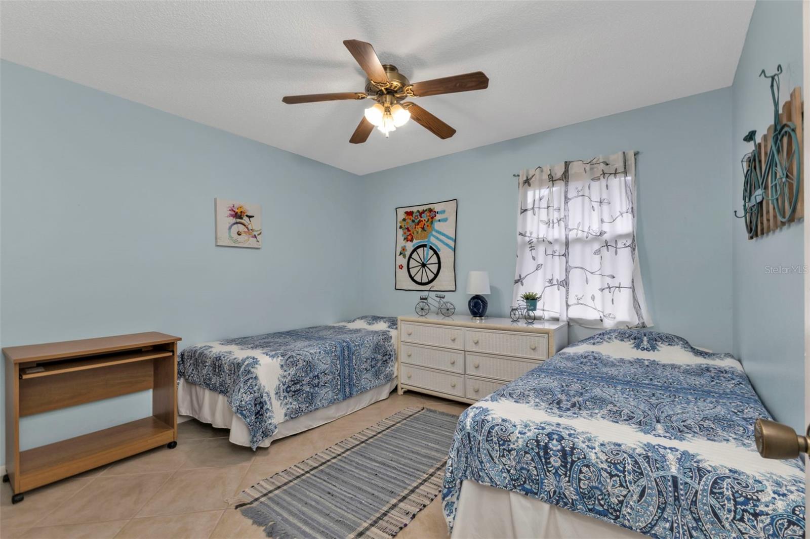 Image 22 of 38 For 25068 Harborview Road 2a