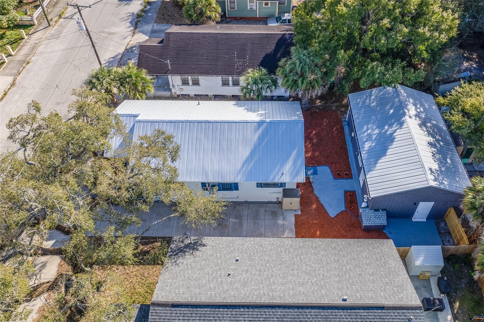 Listing photo id 29 for 3006 13th Street