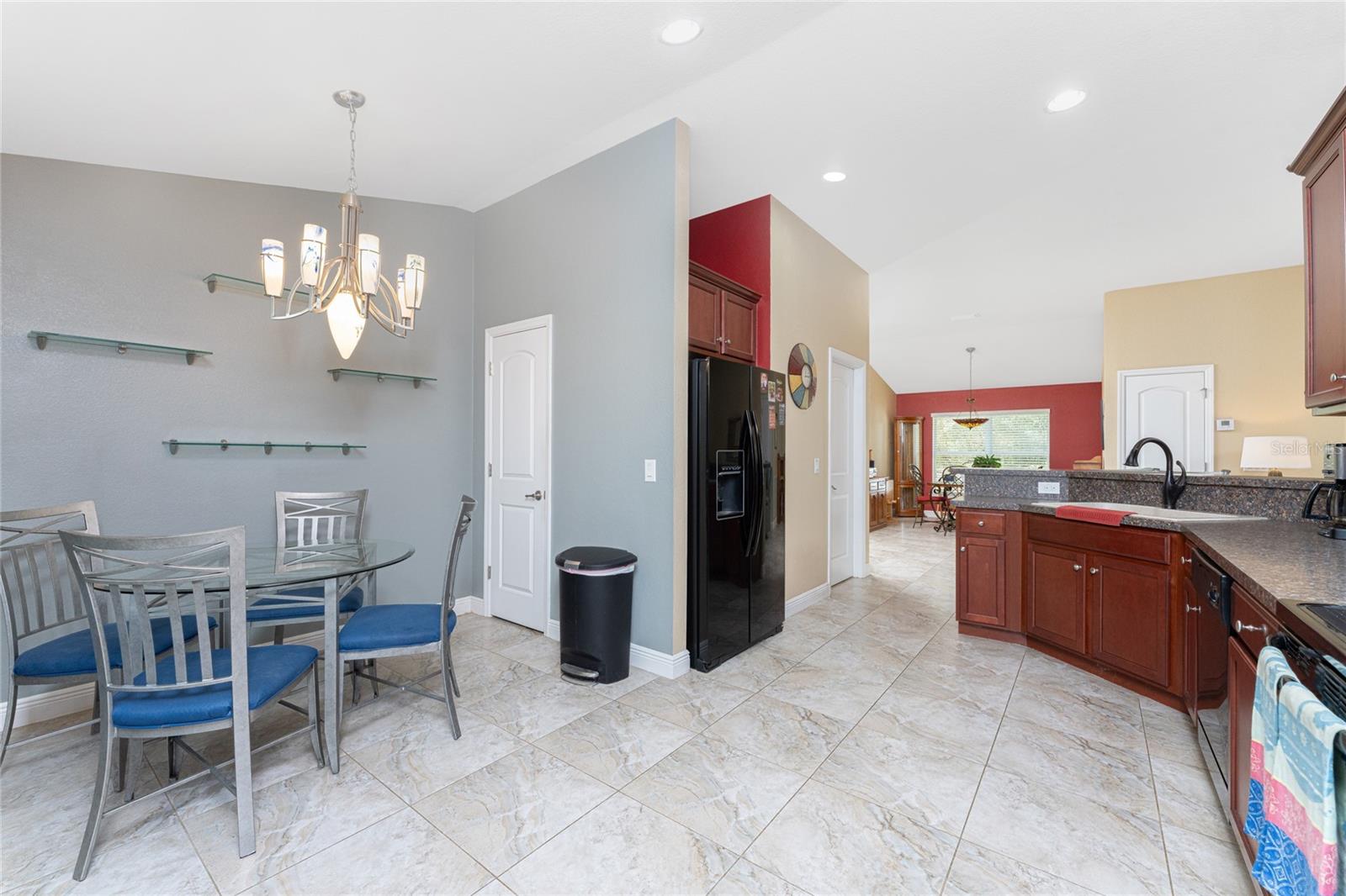 Image 18 of 64 For 27002 Clear Creek Way