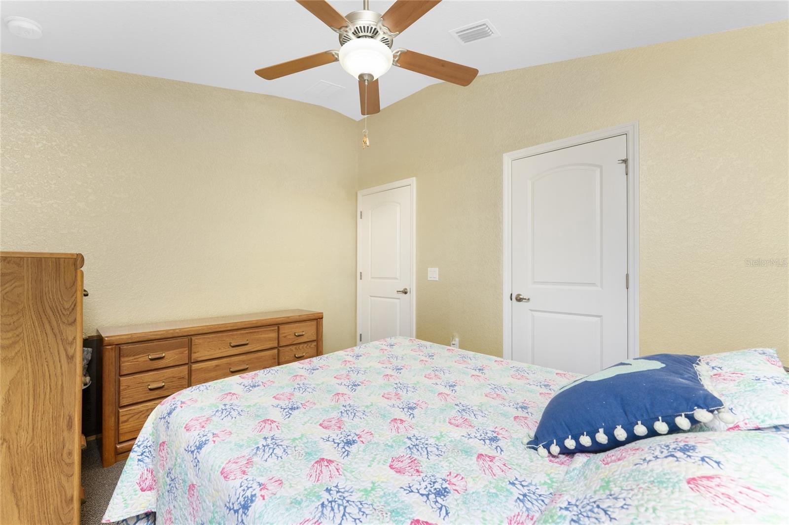 Image 19 of 64 For 27002 Clear Creek Way