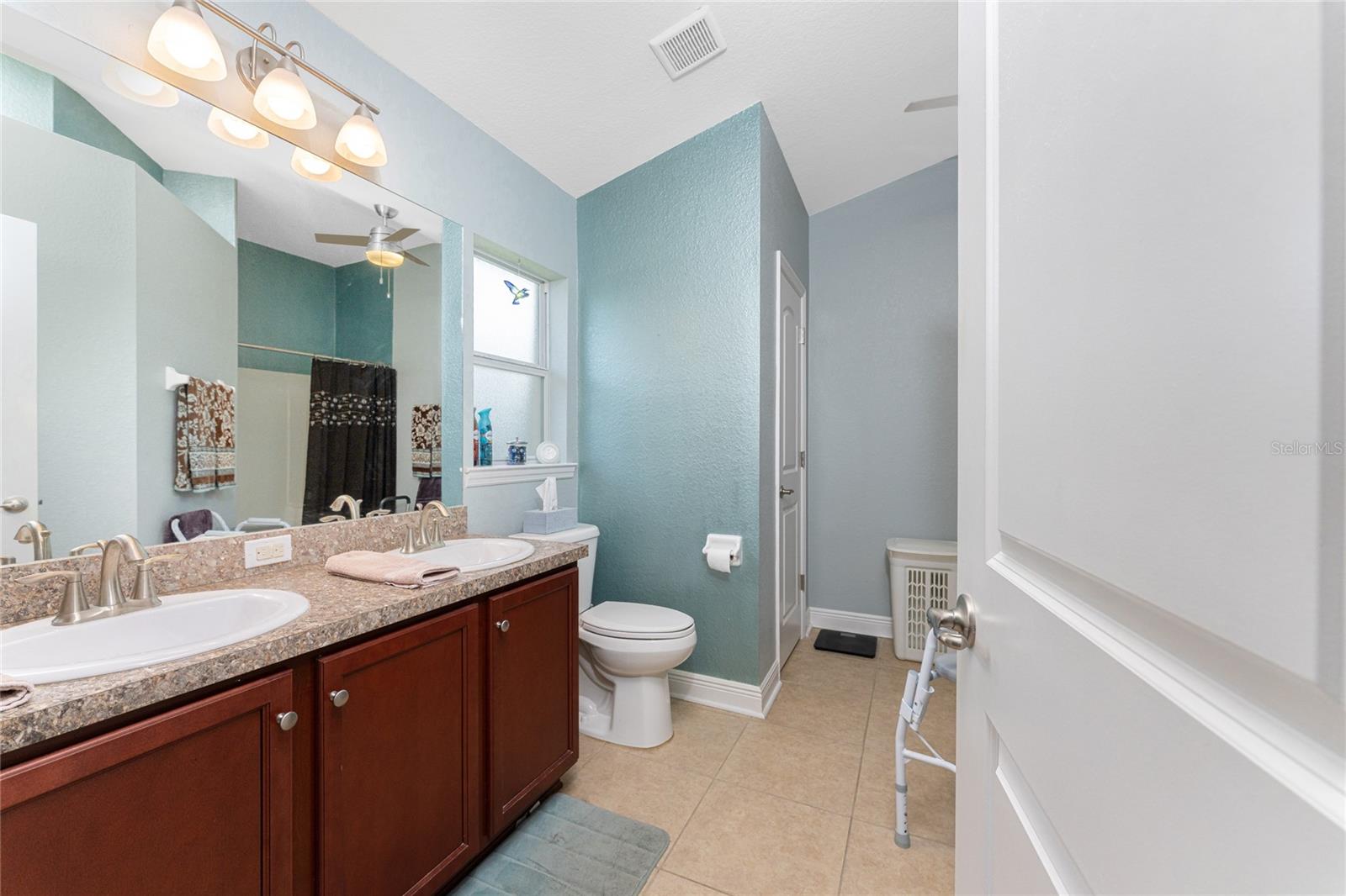 Image 33 of 64 For 27002 Clear Creek Way