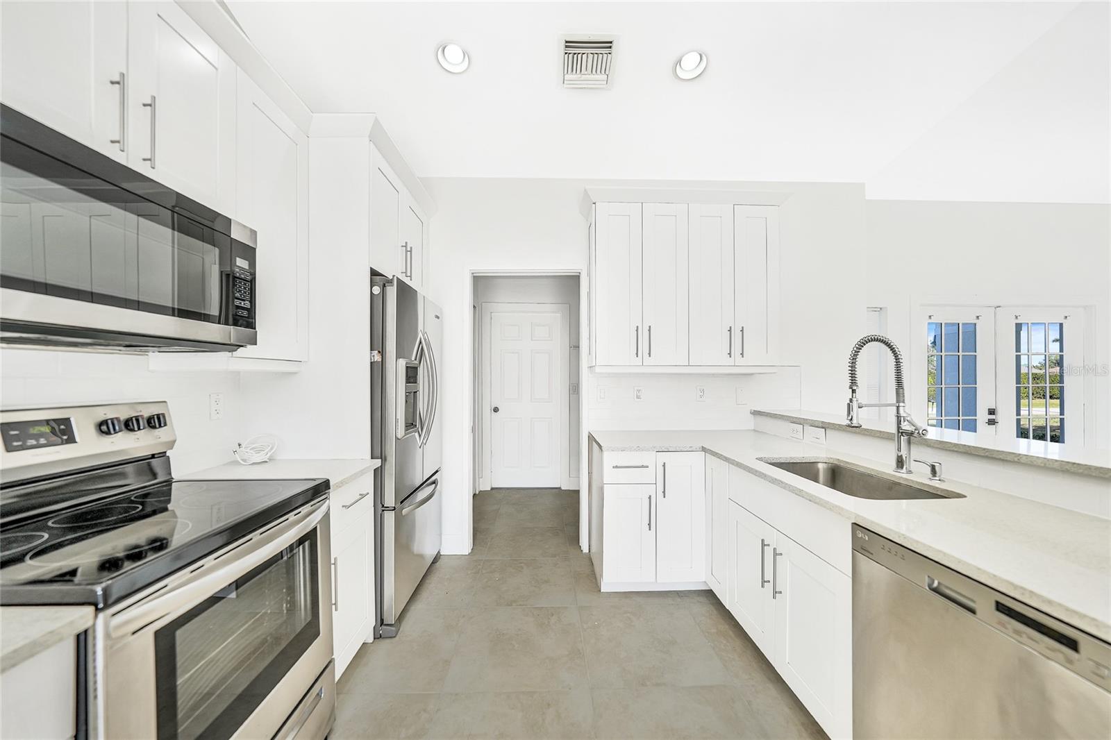 Image 7 of 41 For 1210 10th Terrace