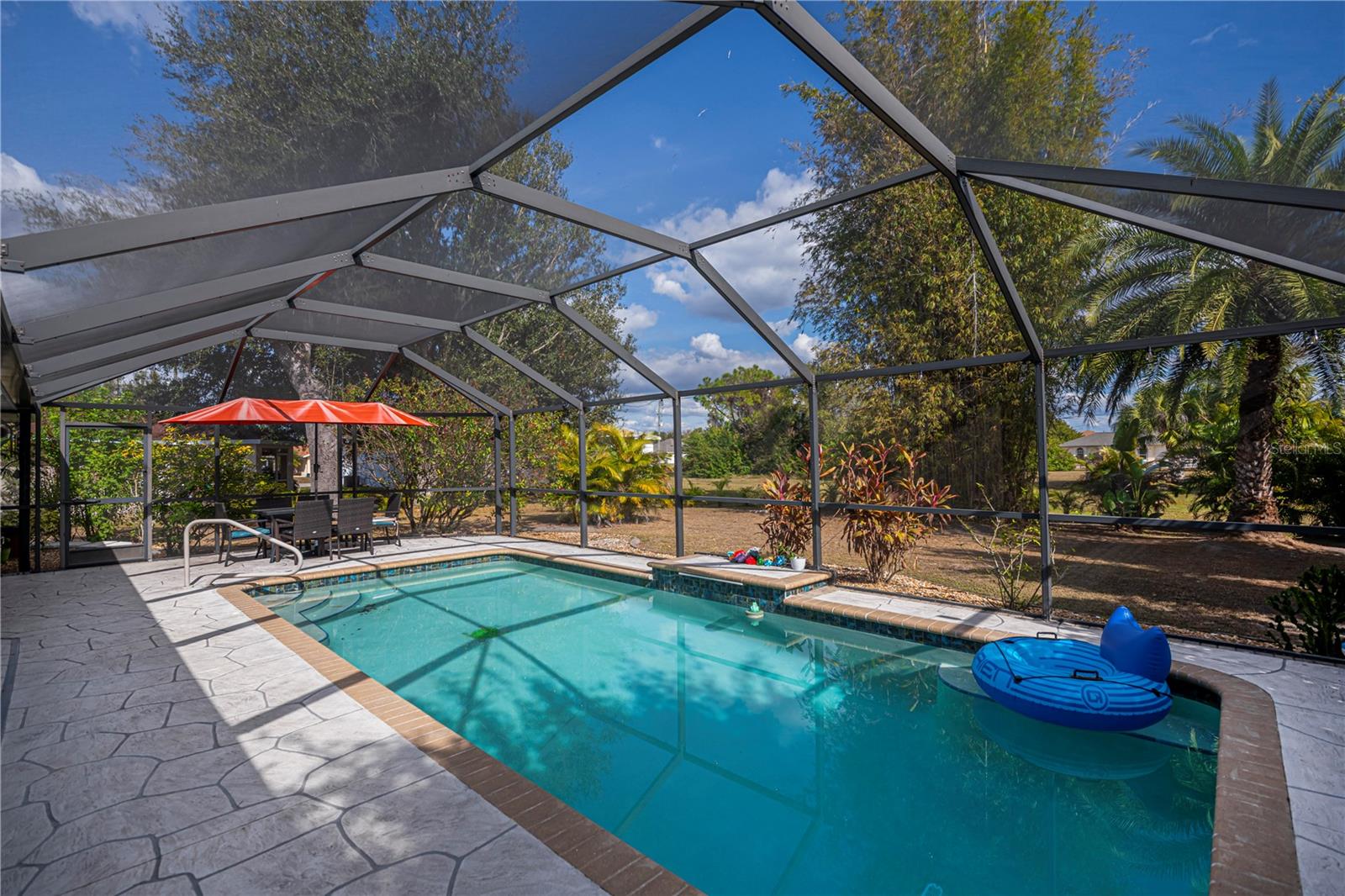 Image 2 of 62 For 192 Antofagasta Street