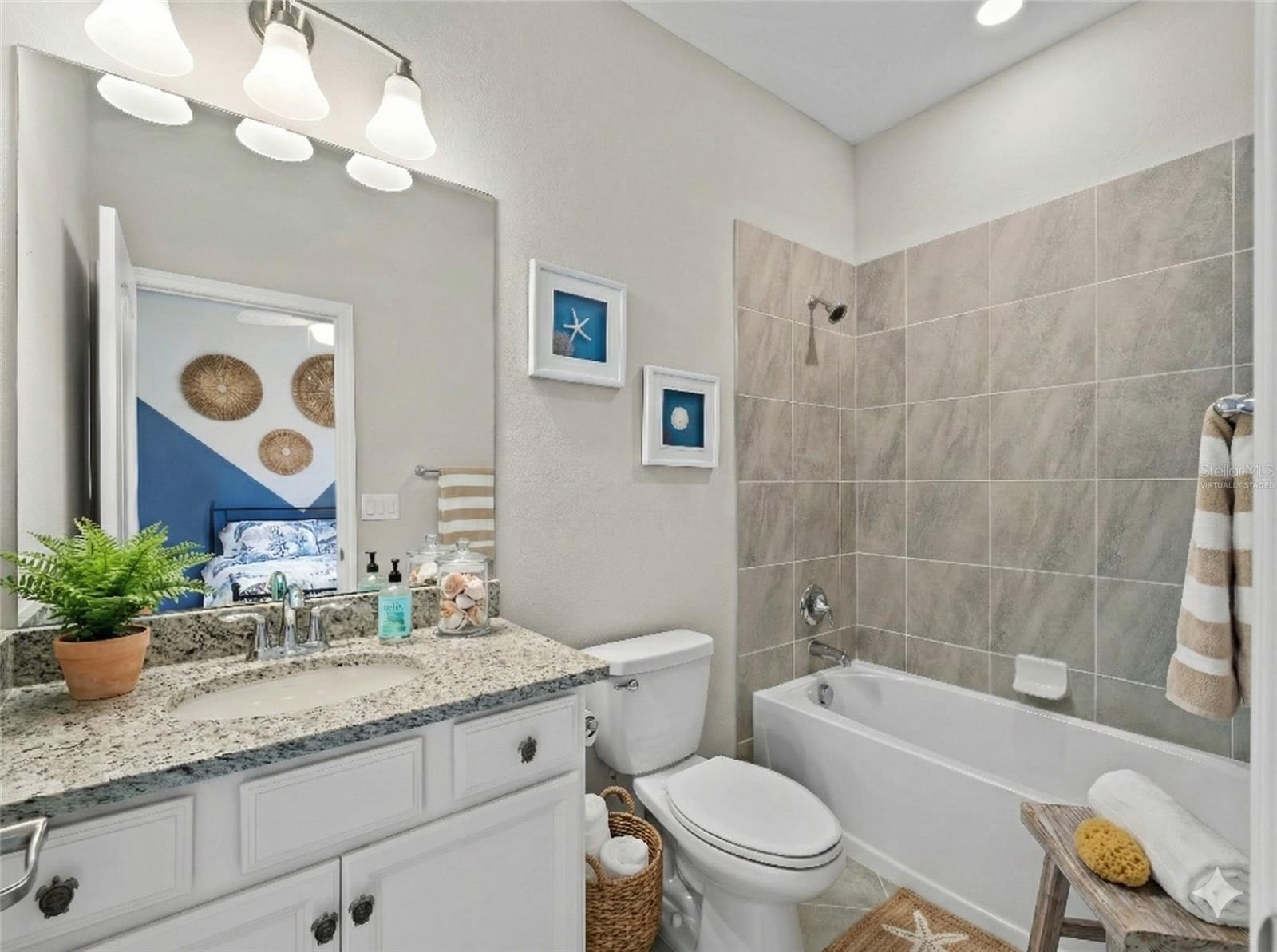 Image 11 of 71 For 15033 Spanish Point Drive