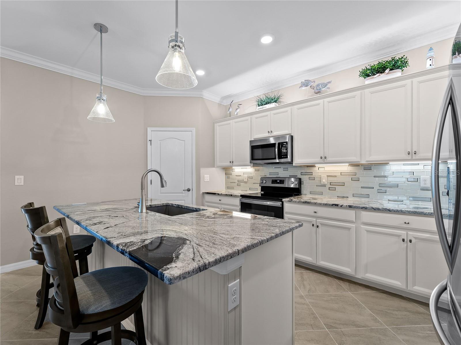 Image 17 of 71 For 15033 Spanish Point Drive