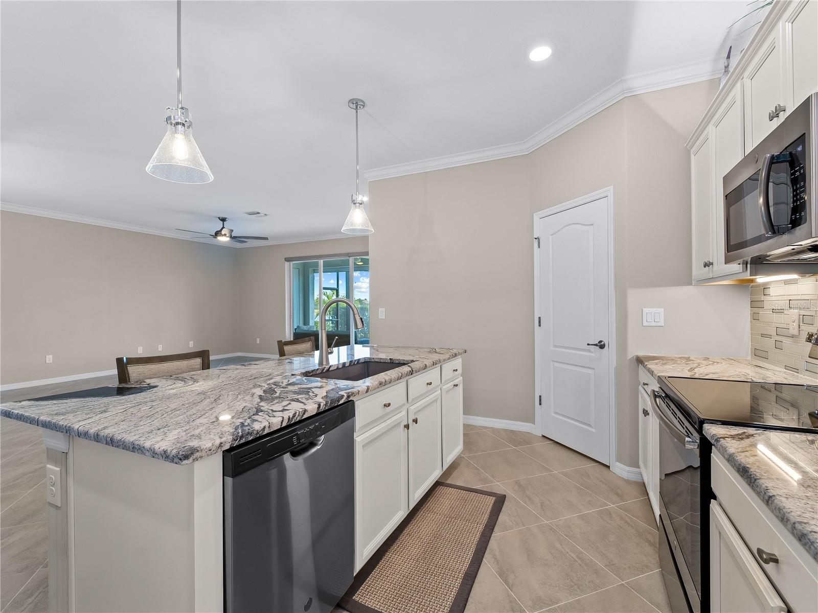 Image 18 of 71 For 15033 Spanish Point Drive