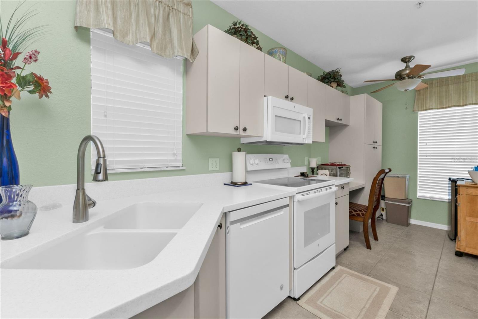 Image 4 of 30 For 19365 Water Oak Drive 108