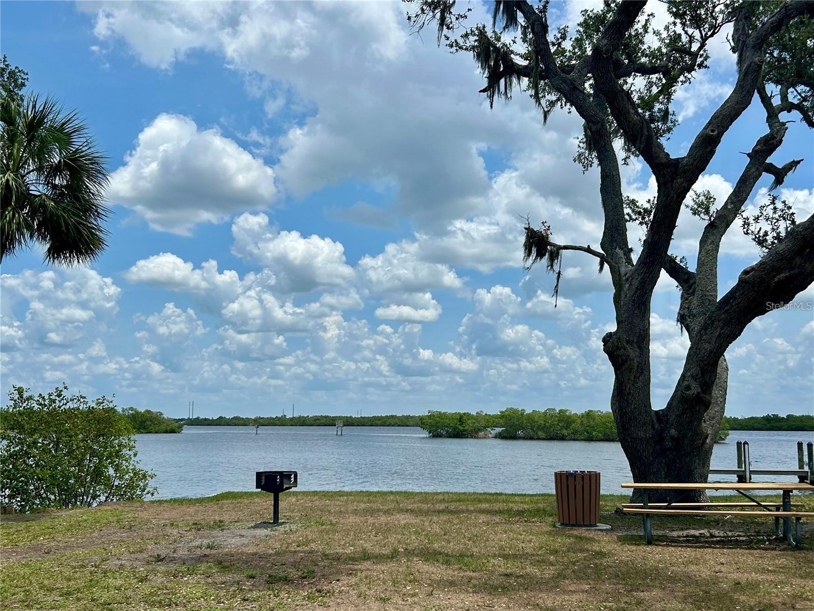 Image 17 of 28 For 3285 Santa Barbara Dr