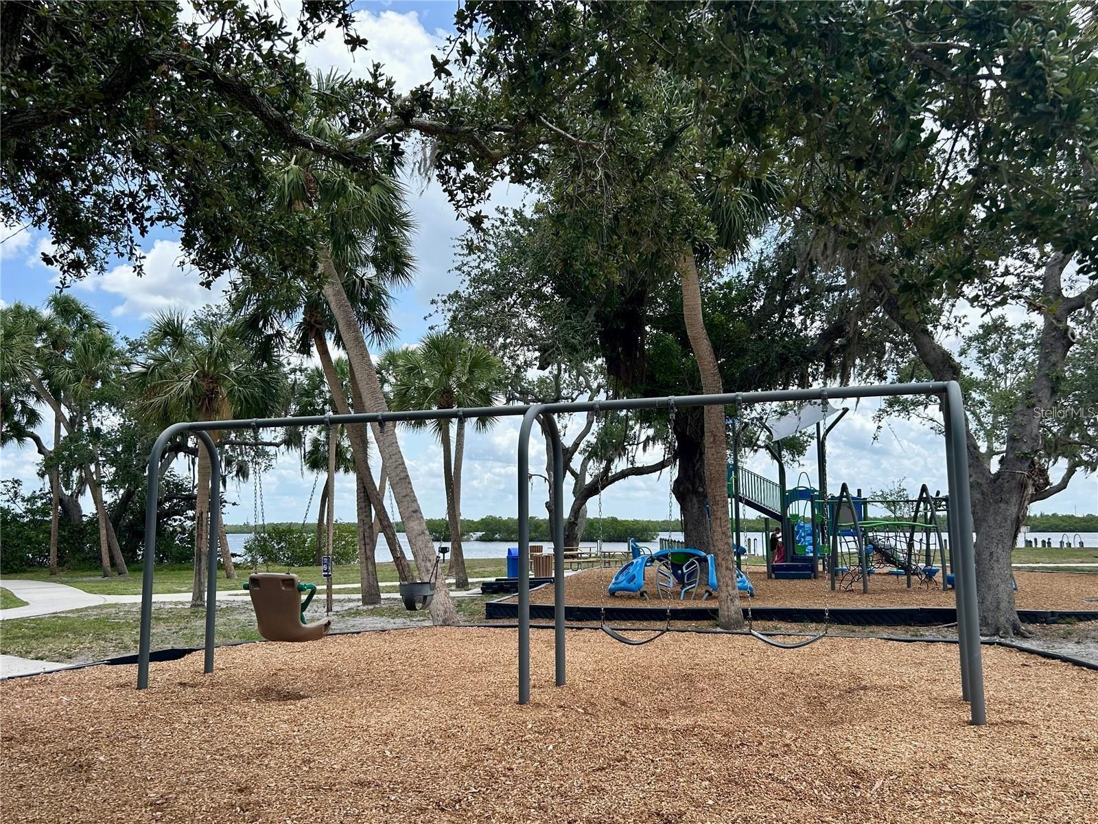 Image 21 of 28 For 3285 Santa Barbara Dr