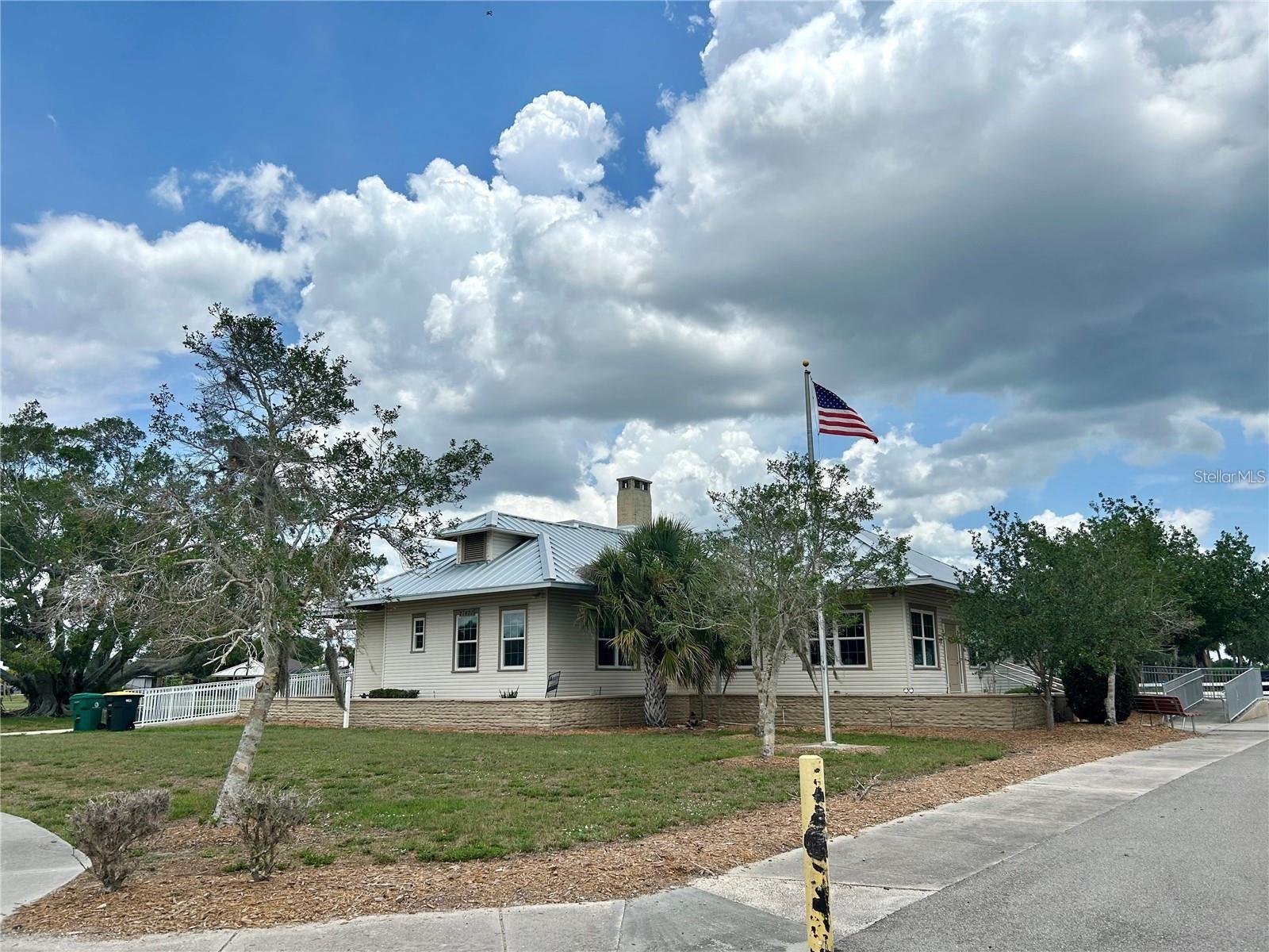 Image 24 of 28 For 3285 Santa Barbara Dr