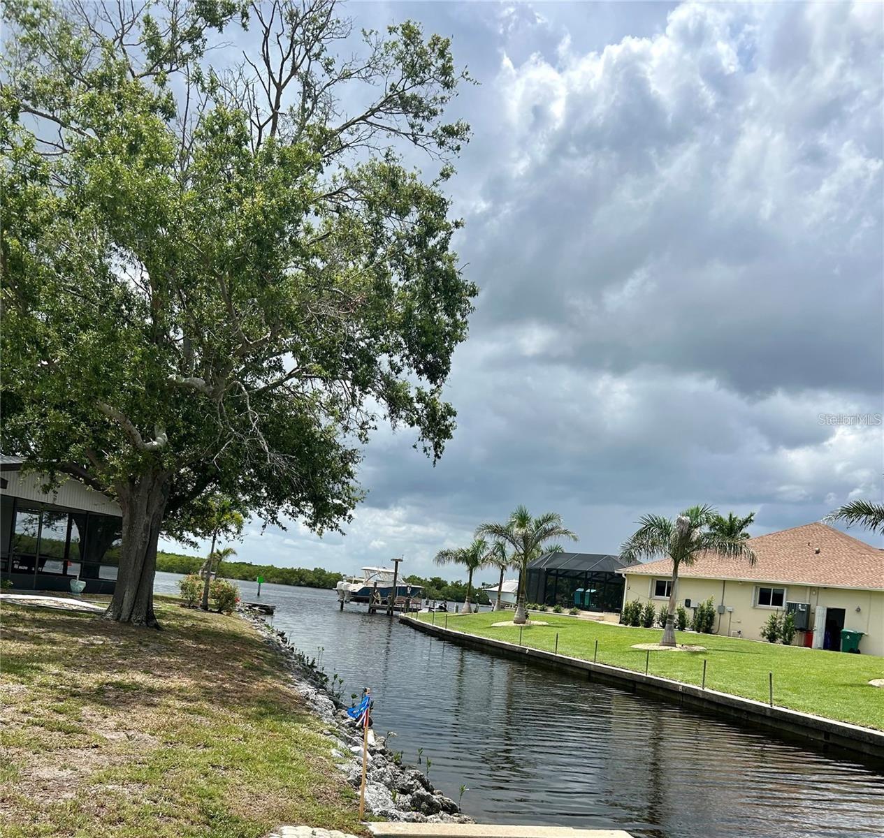 Image 25 of 28 For 3285 Santa Barbara Dr