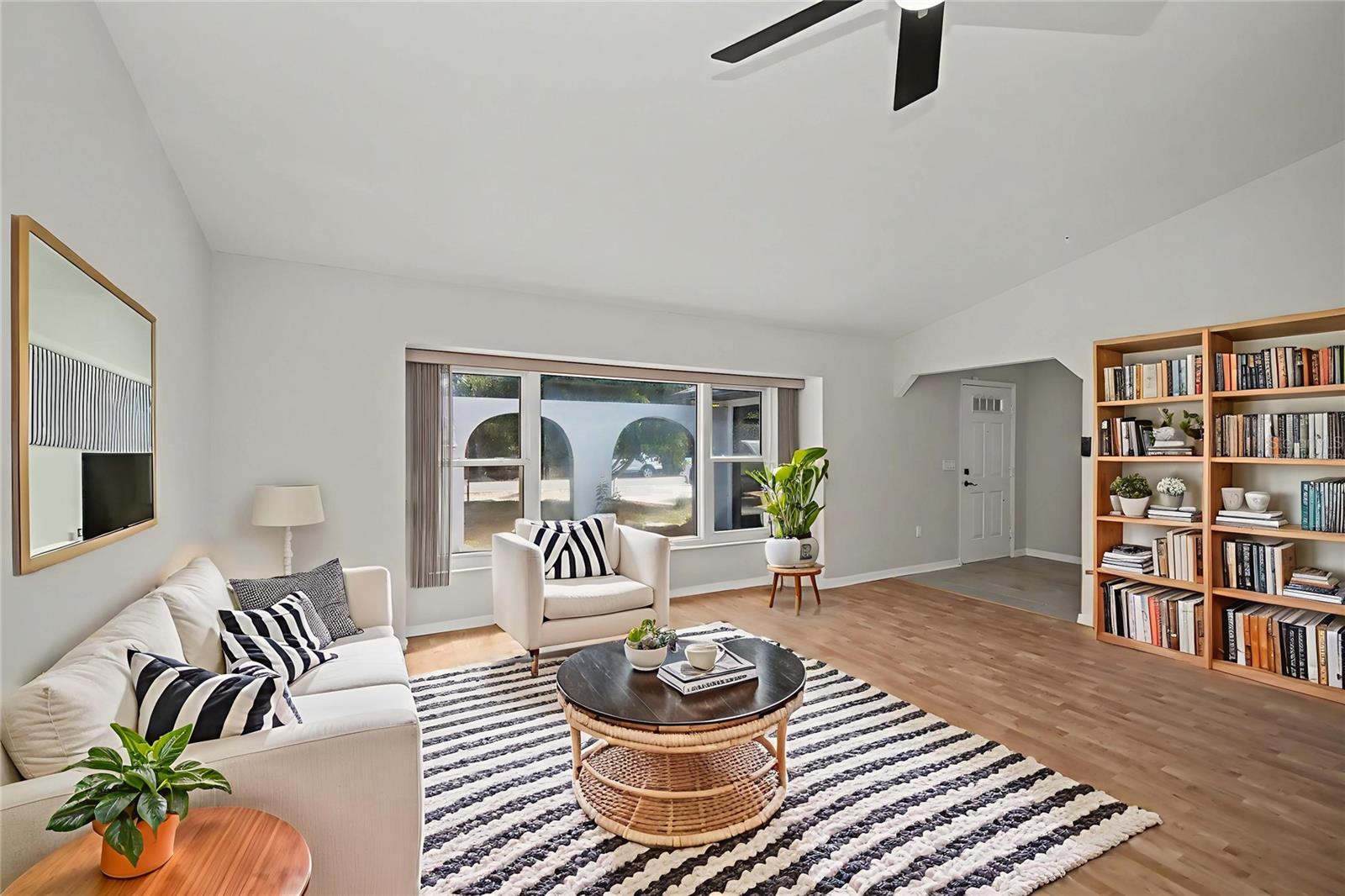 Image 11 of 76 For 1197 Dorchester Street