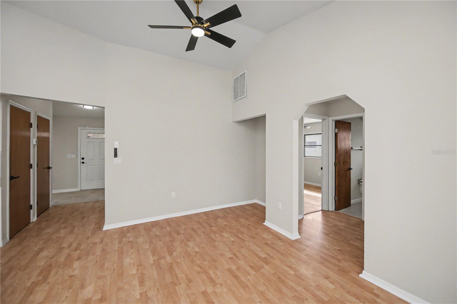 Image 28 of 76 For 1197 Dorchester Street