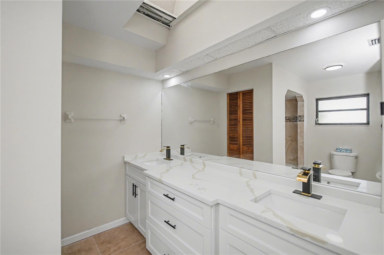 Image 34 of 76 For 1197 Dorchester Street