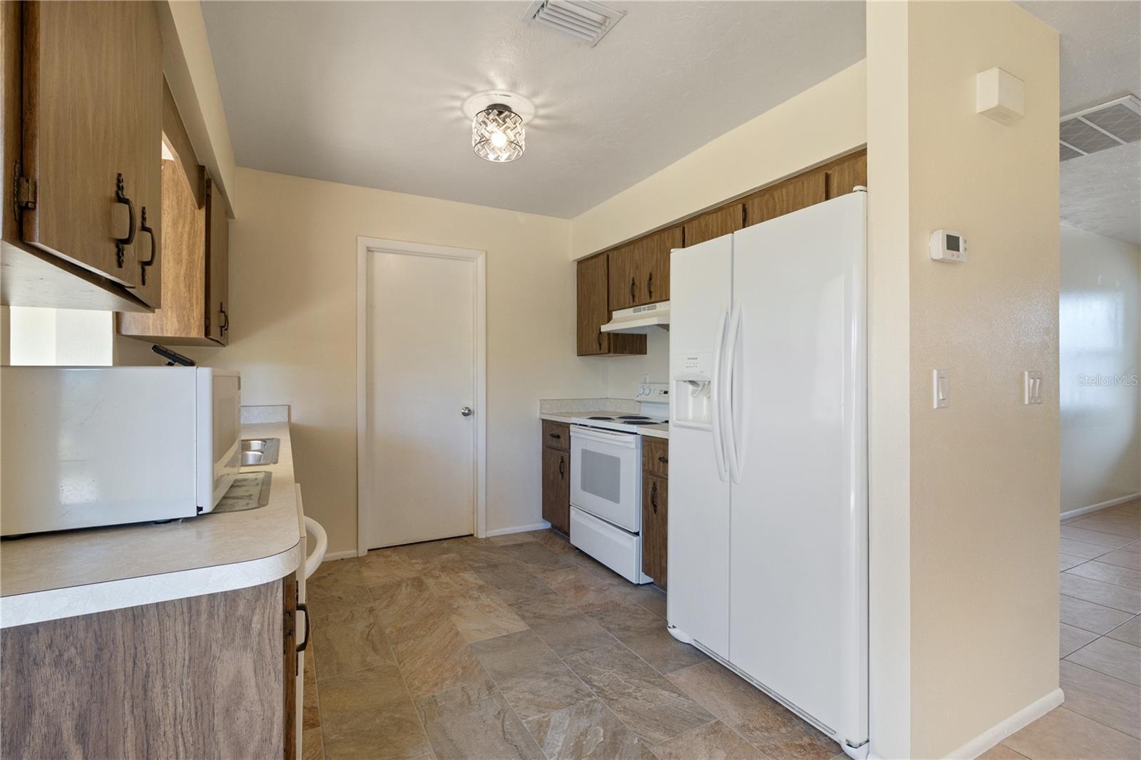 Image 10 of 29 For 51 Boundary Boulevard A