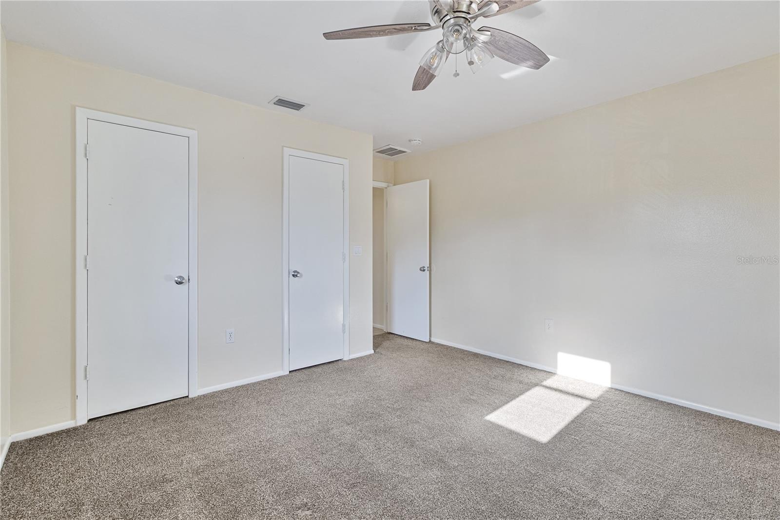 Image 17 of 29 For 51 Boundary Boulevard A