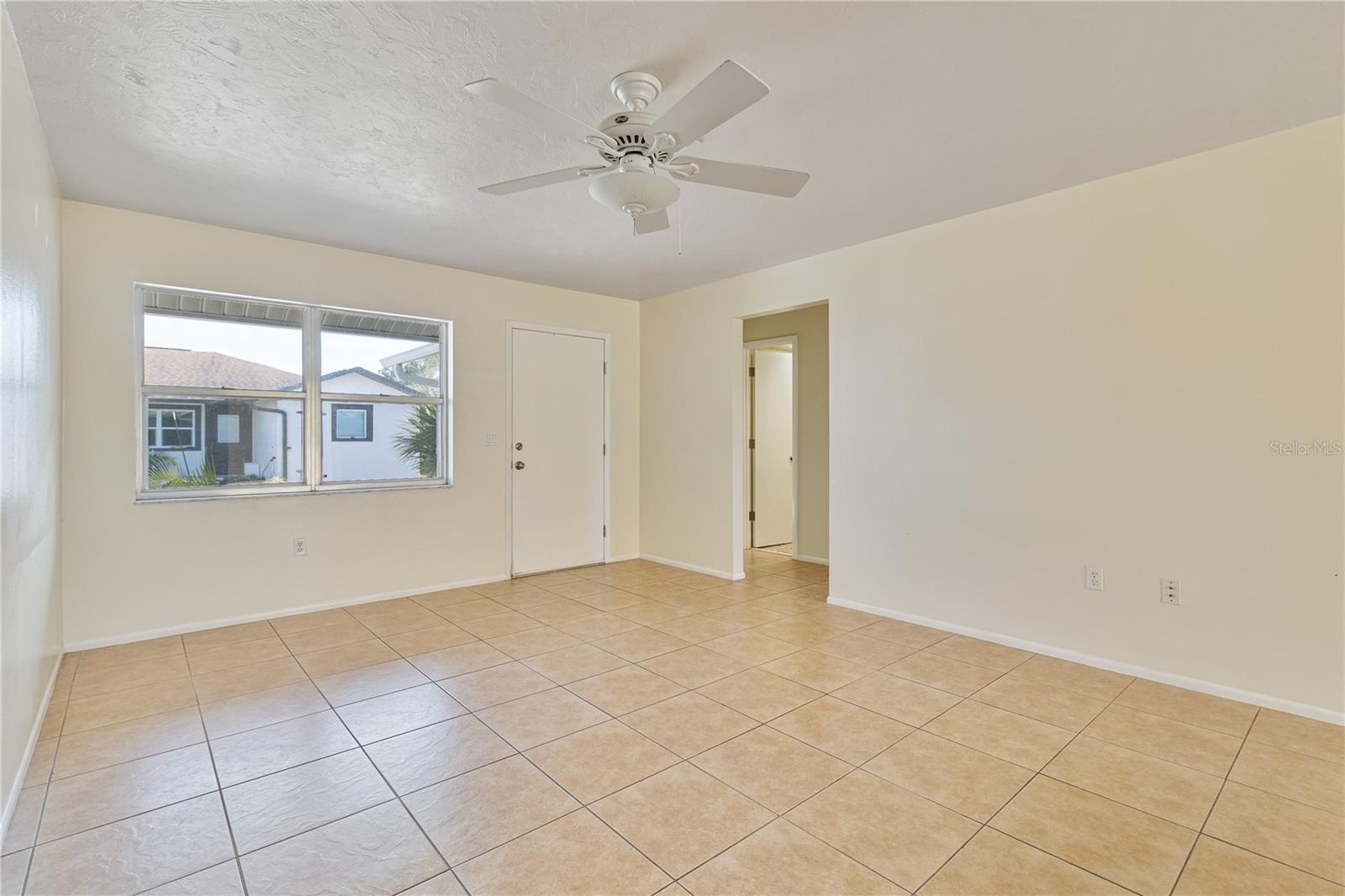 Image 6 of 29 For 51 Boundary Boulevard A