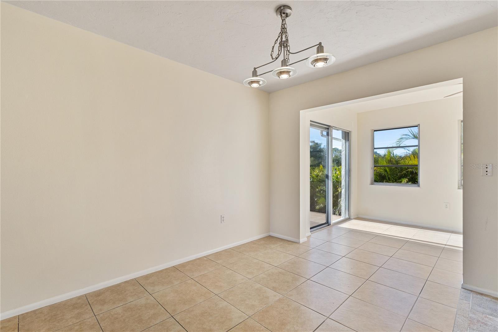 Image 8 of 29 For 51 Boundary Boulevard A