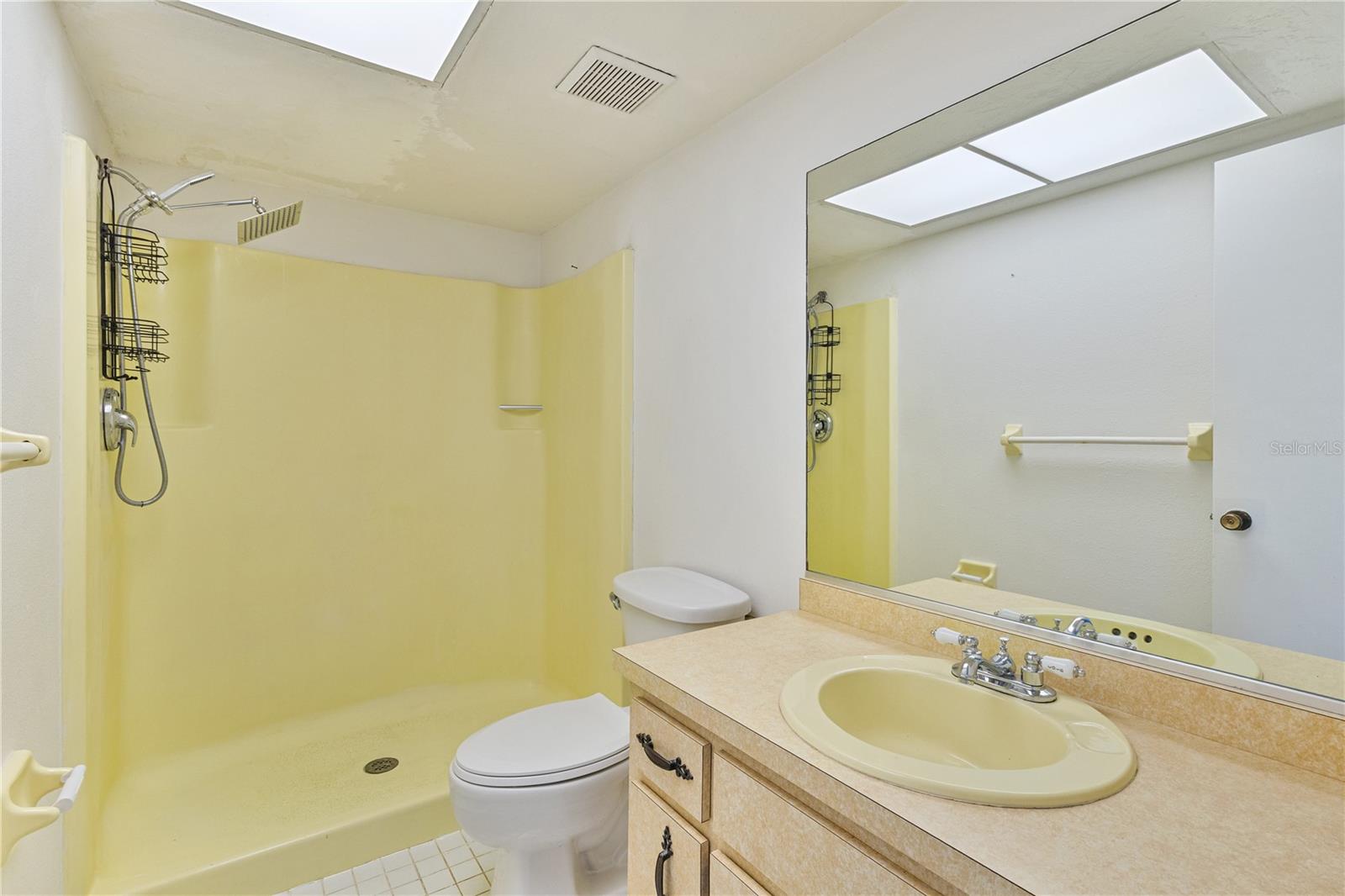 Image 19 of 29 For 51 Boundary Boulevard B