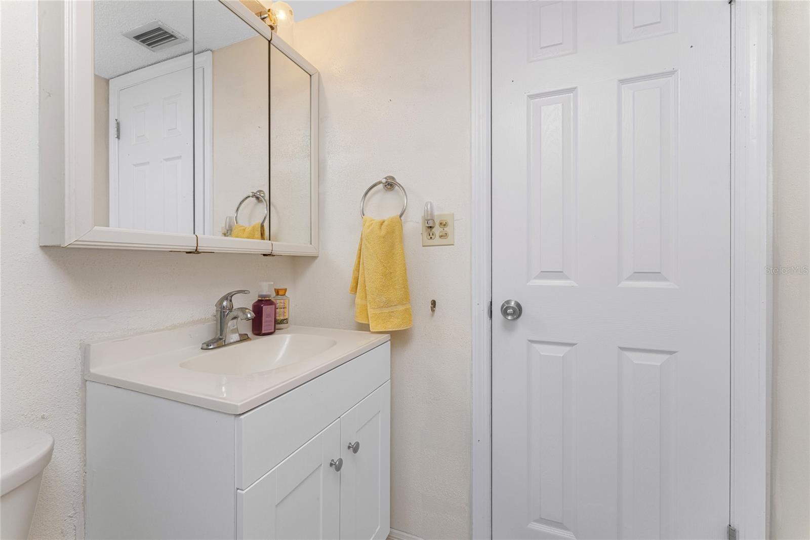 Image 27 of 36 For 4158 Tamiami Trail H5