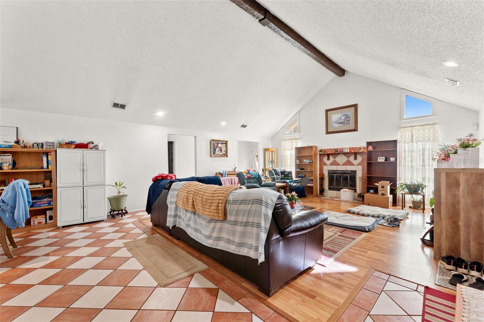 Image 5 of 25 For 1480 Caribou Court