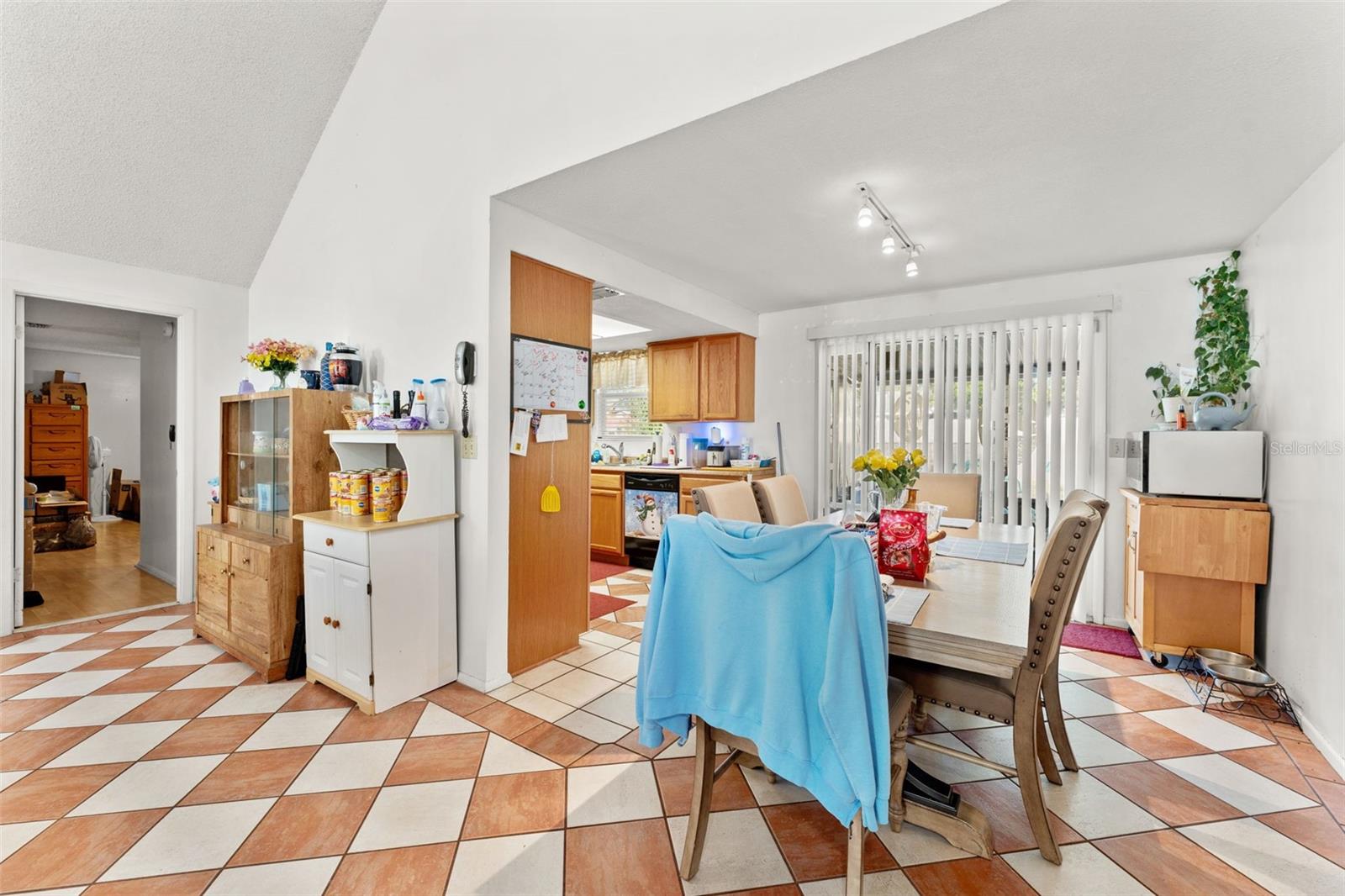 Image 7 of 25 For 1480 Caribou Court