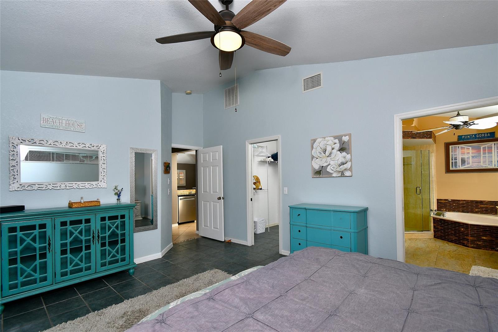 Image 18 of 36 For 4017 Big Pass Lane