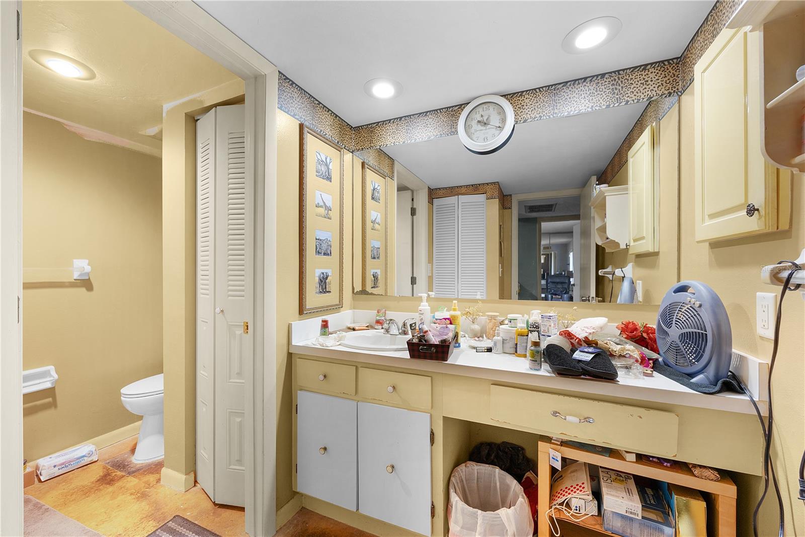 Image 21 of 30 For 5214 Cedarbend Drive 1