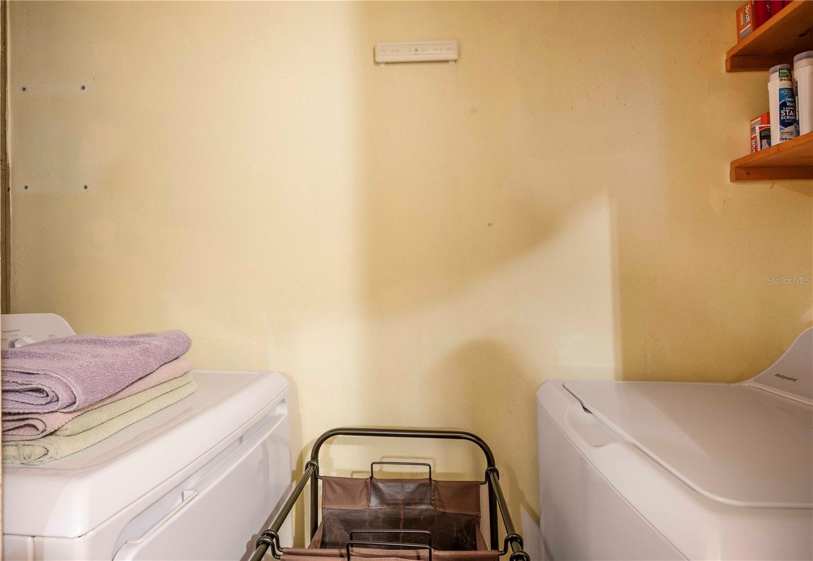 Image 4 of 30 For 5214 Cedarbend Drive 1