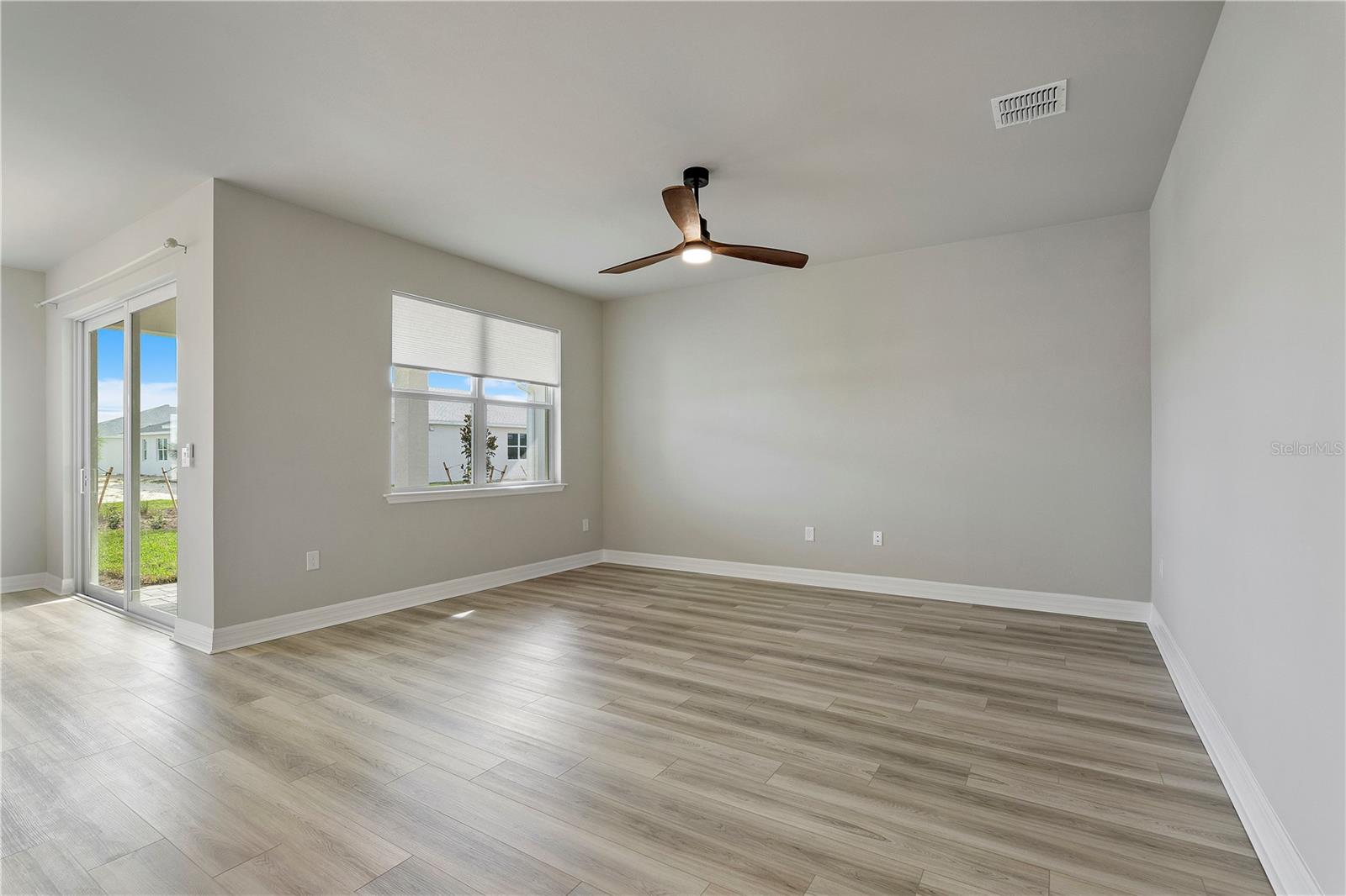 Image 11 of 49 For 16431 Settlers Way