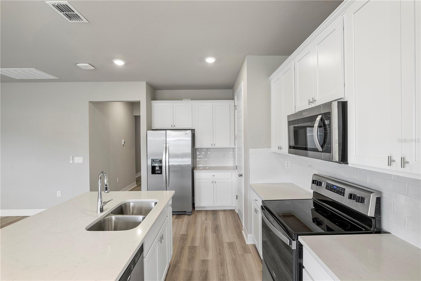 Image 13 of 49 For 16431 Settlers Way