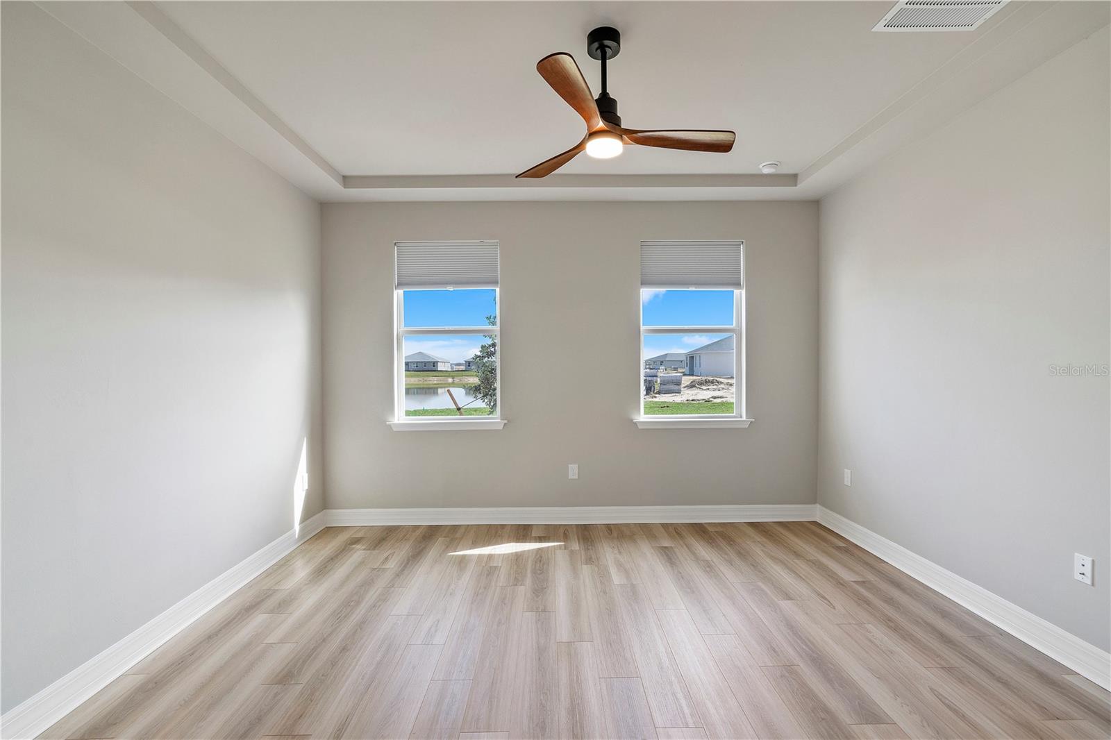 Image 21 of 49 For 16431 Settlers Way