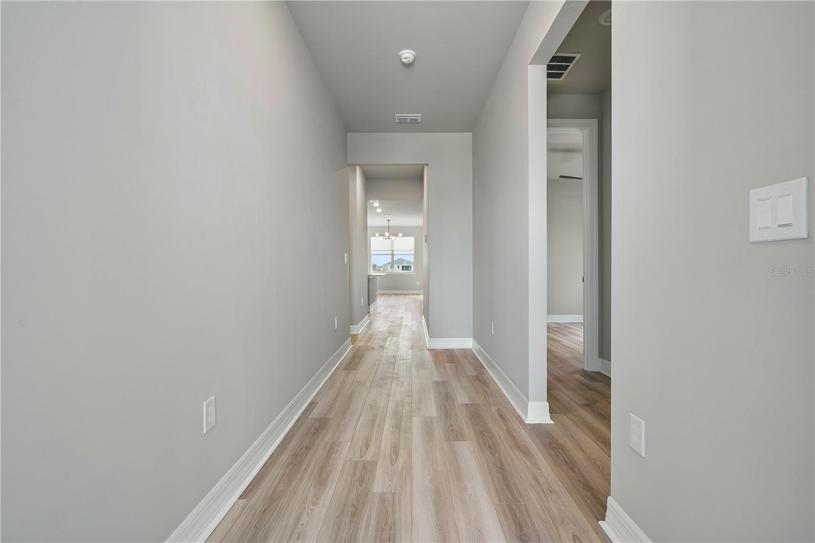 Image 3 of 49 For 16431 Settlers Way