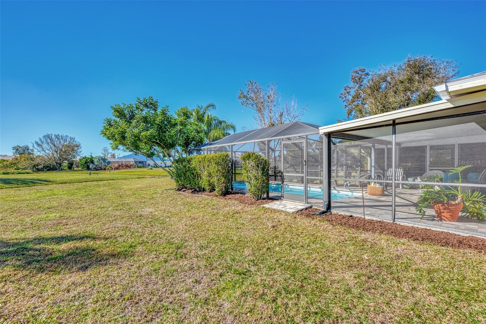 Listing photo id 46 for 2233 Yeoman Court