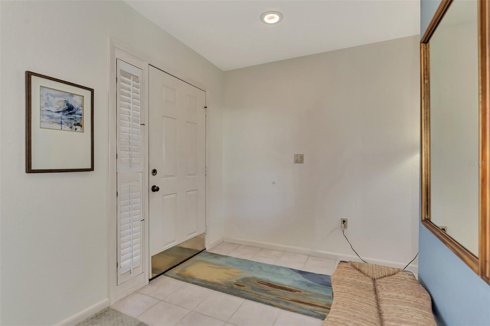 Listing photo id 4 for 2233 Yeoman Court