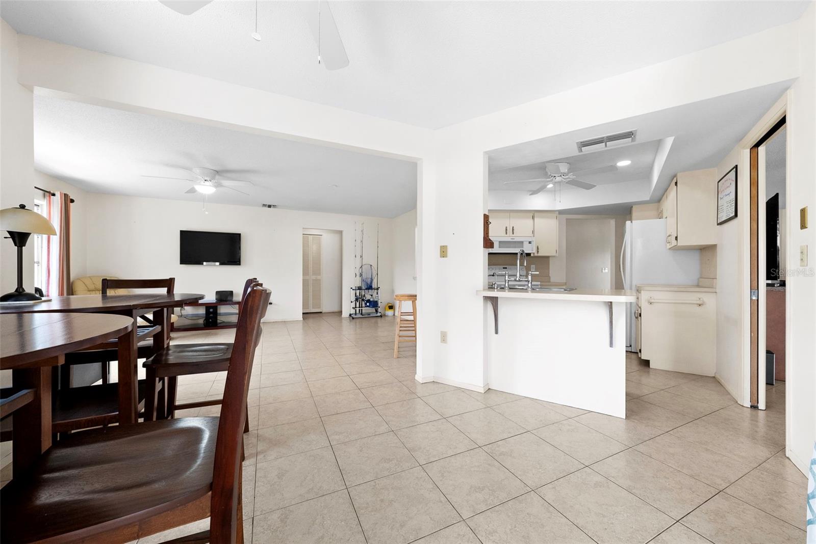 Image 17 of 62 For 1845 Edison Drive