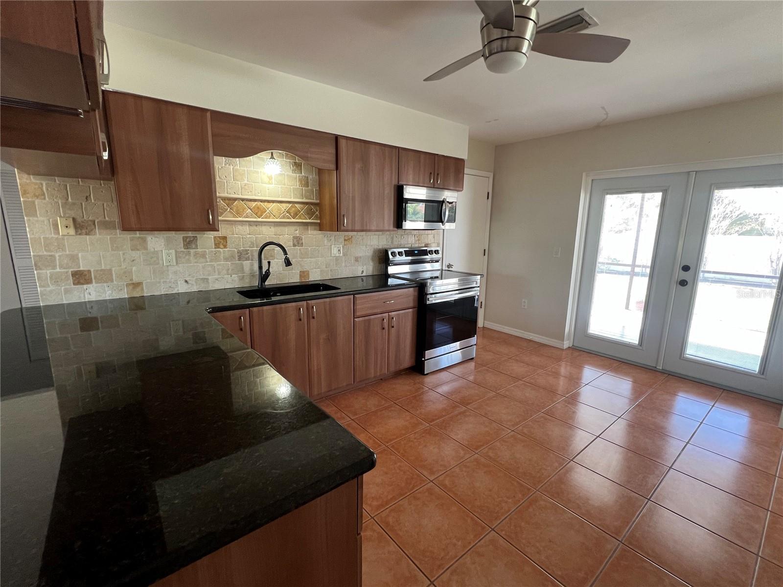 Image 5 of 17 For 456 Millport Street Nw