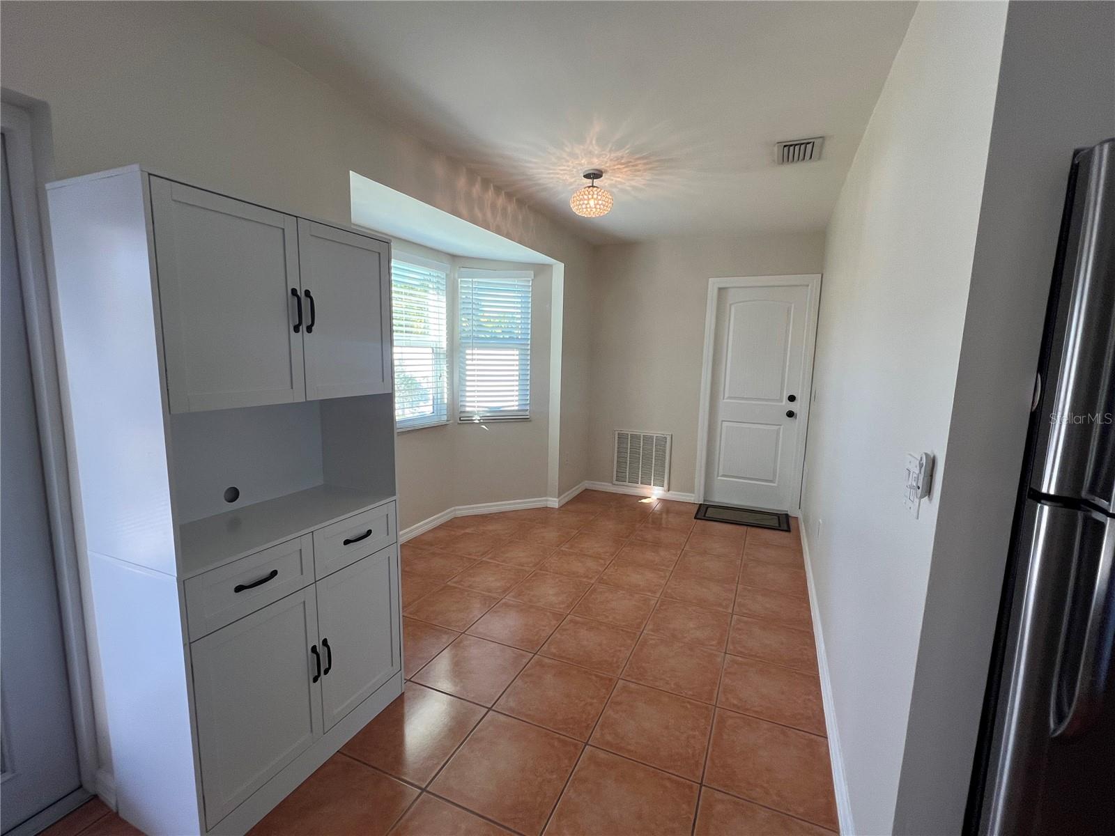 Image 6 of 17 For 456 Millport Street Nw